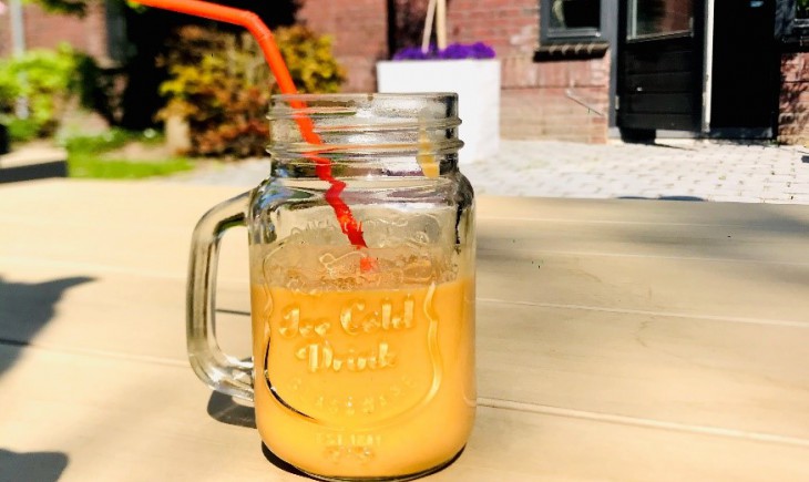 Oranje smoothie Oranje smoothie