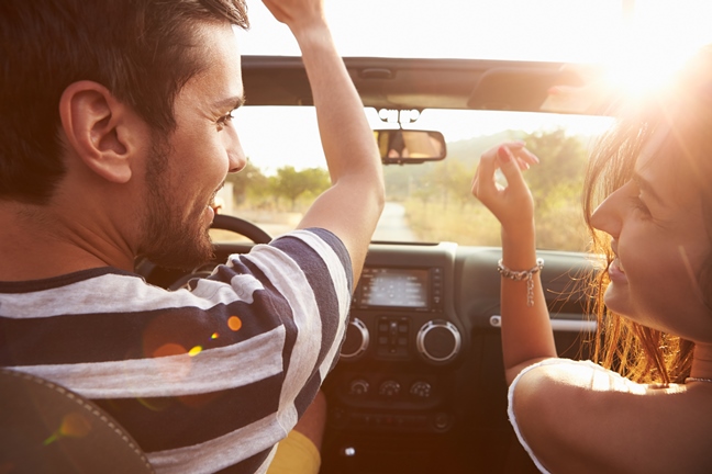 auto man vrouw fun shutterstock 229736875.jpg