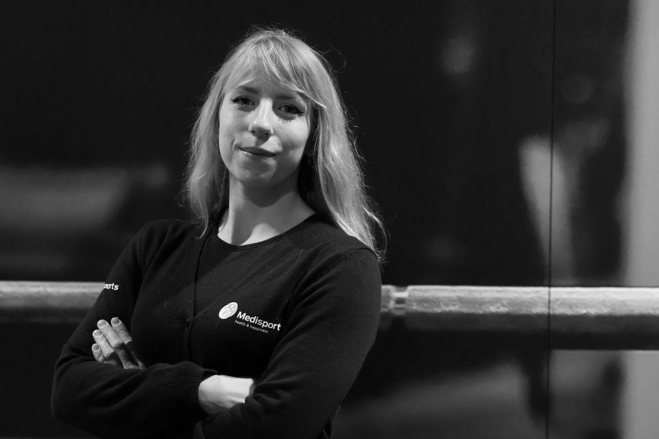 Deborah liggend zw.jpg